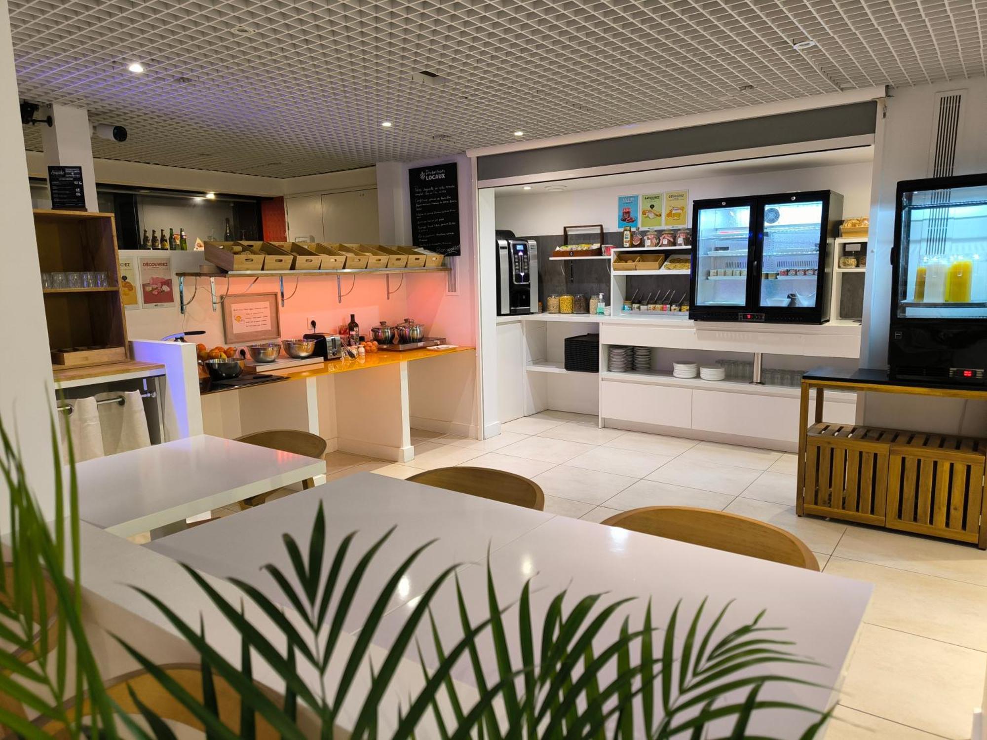 Brit Hotel Porte d'Espagne Perpignan Buitenkant foto